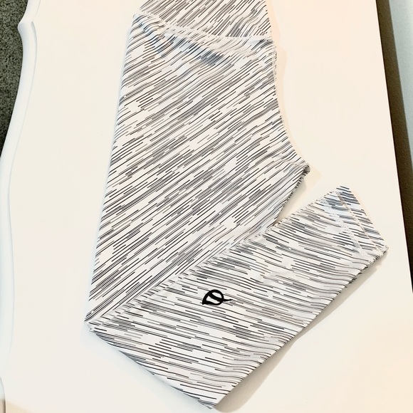 P'TULA Des'aree II Legging - Picture 3 of 6